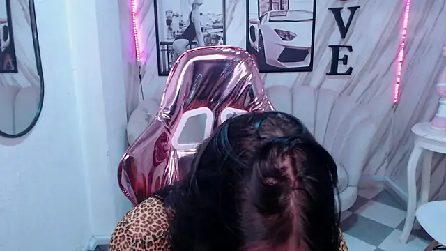 Snapshot of Anni_acker_b chatting on 09-08-25, 08:08 Anni acker b online show from 09-08-25, 08:08