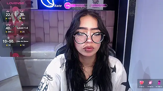 Snapshot of Anni_acker_b chatting on 09-15-25, 01:00 Anni acker b online show from 09-15-25, 01:00