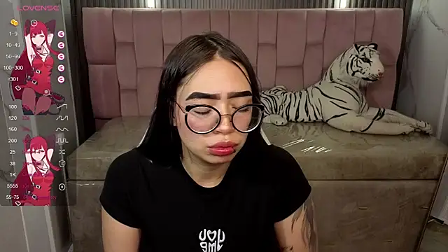 Snapshot of Anni_acker_b chatting on 11-08-25, 12:49 Anni acker b online show from 11-08-25, 12:49