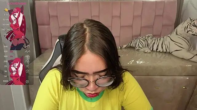 Snapshot of Anni_acker_b chatting on 11-18-25, 03:23 Anni acker b online show from 11-18-25, 03:23