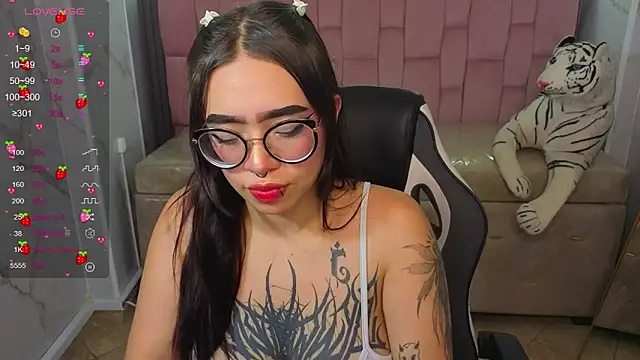 Snapshot of Anni_acker_b chatting on 11-26-25, 03:07 Anni acker b online show from 11-26-25, 03:07