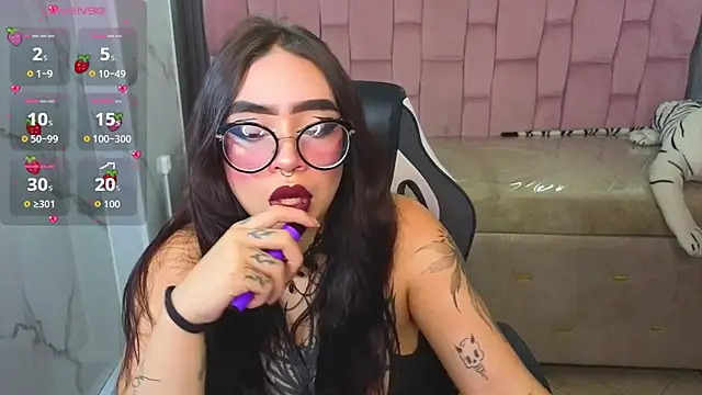 Snapshot of Anni_acker_b chatting on 11-27-25, 03:30 Anni acker b online show from 11-27-25, 03:30