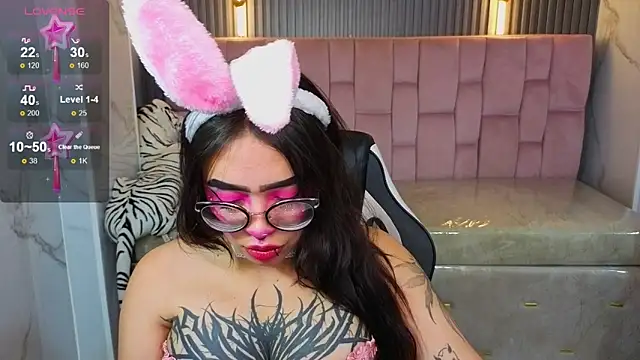 Snapshot of Anni_acker_b chatting on 11-28-25, 03:42 Anni acker b online show from 11-28-25, 03:42