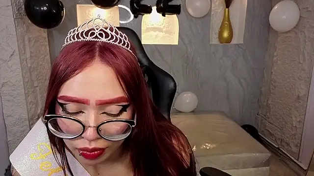 Snapshot of Anni_acker_b chatting on 12-20-25, 03:35 Anni acker b online show from 12-20-25, 03:35