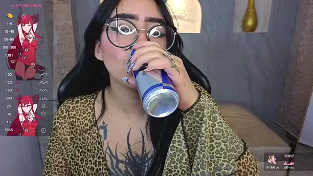 Snapshot of Anni_acker_b chatting on 01-11-26, 01:16 Anni acker b online show from 01-11-26, 01:16