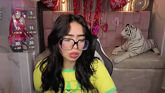 Snapshot of Anni_acker_b chatting on 02-21-26, 12:06 Anni acker b online show from 02-21-26, 12:06