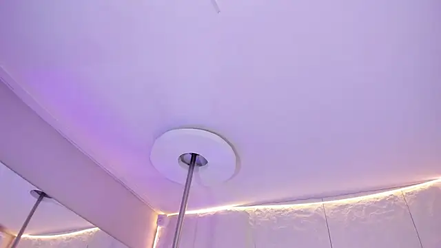 MiaMistrex online show from 01-17-26, 07:39