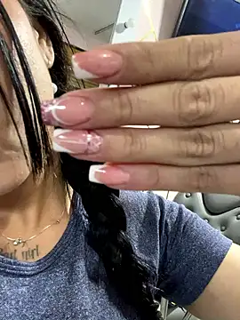 Snapshot of Naatalia chatting on 02-19-25, 11:36 Naatalia online show from 02-19-25, 11:36