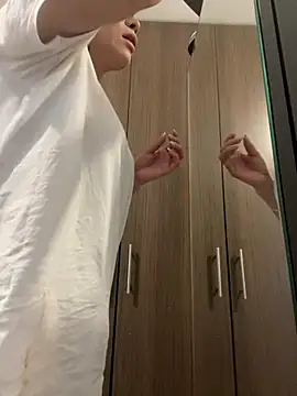 Snapshot of Naatalia chatting on 03-03-25, 09:48 Naatalia online show from 03-03-25, 09:48