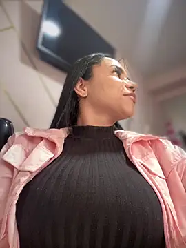 Snapshot of Naatalia chatting on 10-06-25, 09:45 Naatalia online show from 10-06-25, 09:45