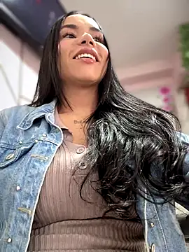 Snapshot of Naatalia chatting on 10-17-25, 06:54 Naatalia online show from 10-17-25, 06:54