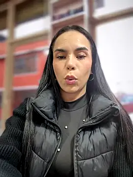 Snapshot of Naatalia chatting on 10-18-25, 09:48 Naatalia online show from 10-18-25, 09:48