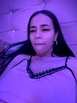 Snapshot of Naatalia chatting on 11-12-25, 08:37 Naatalia online show from 11-12-25, 08:37