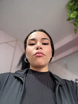 Snapshot of Naatalia chatting on 11-27-25, 05:48 Naatalia online show from 11-27-25, 05:48