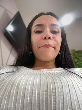 Snapshot of Naatalia chatting on 12-04-25, 07:44 Naatalia online show from 12-04-25, 07:44