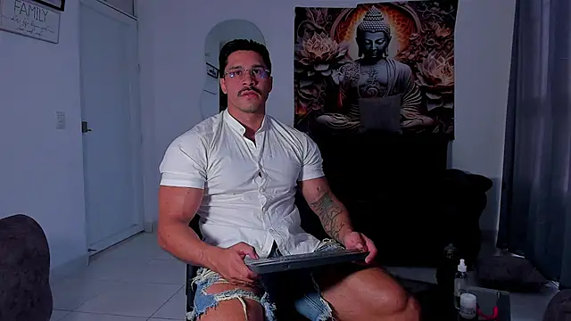 Valentino Dosantos  online show from 11-08-25, 01:55