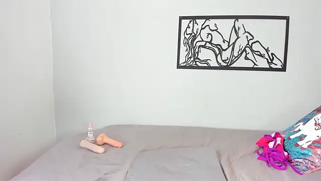 karina-lopez online show from 10-17-25, 02:30