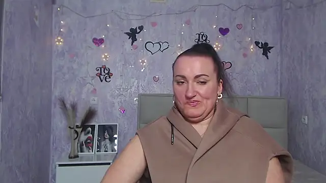 DianaMGG online show from 03-09-25, 11:58