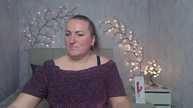 DianaMGG online show from 04-15-26, 05:58