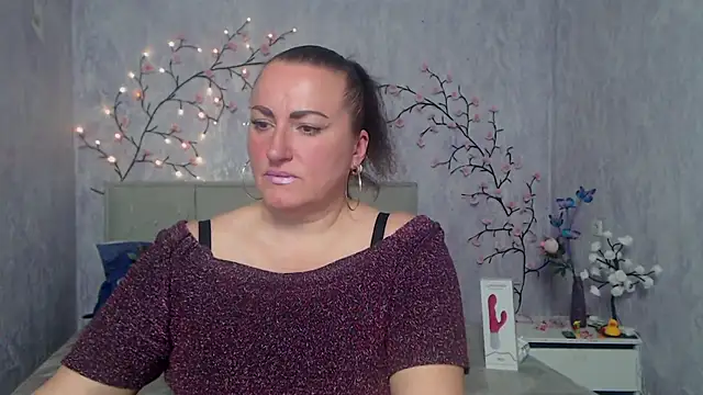 Snapshot of DianaMGG chatting on 04-24-26, 05:43 DianaMGG online show from 04-24-26, 05:43