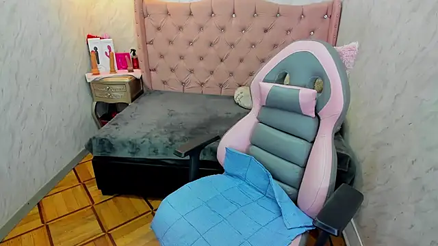 Lianngrace online show from 02-17-26, 02:24