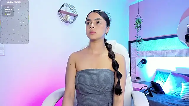 Bella walker  online show from 02-04-26, 08:14