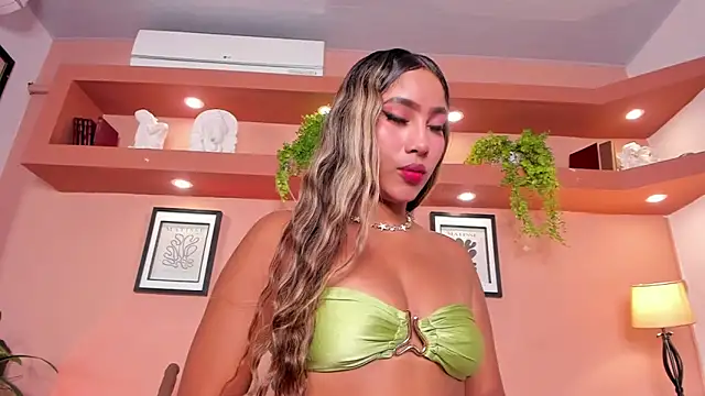 SofiaBennett  online show from 12-04-25, 12:25