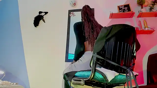 Snapshot of Aria_fitness chatting on 11-29-25, 01:03 Aria fitness online show from 11-29-25, 01:03