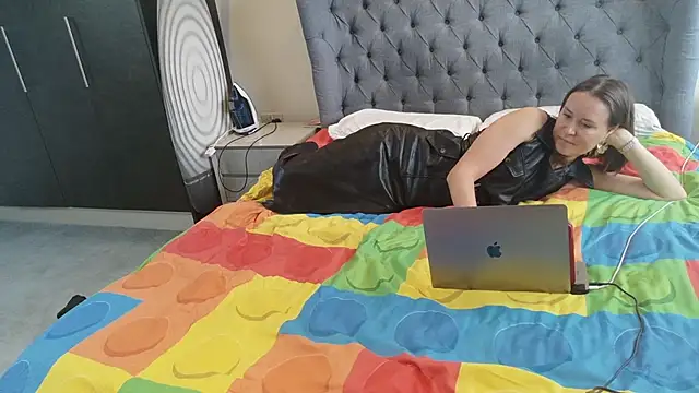 eatmypie69 online show from 04-13-26, 09:59