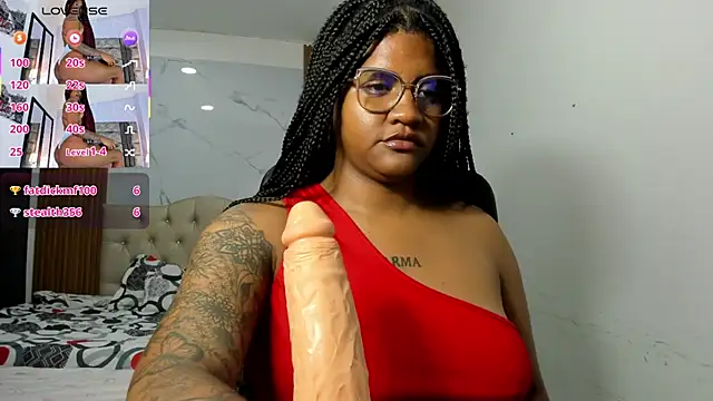 Snapshot of ZahraRose chatting on 05-27-26, 01:57 ZahraRose online show from 05-27-26, 01:57