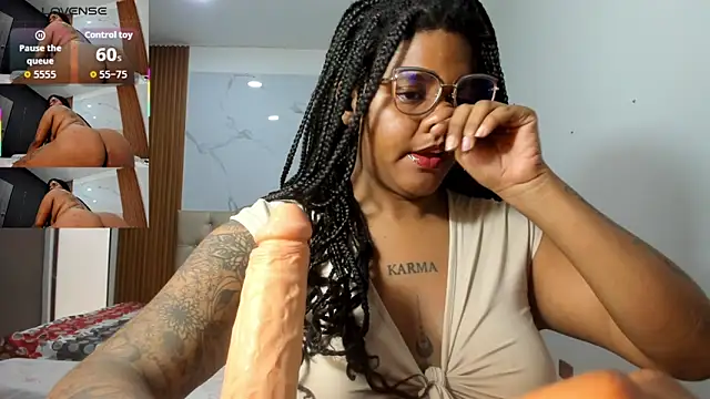 Snapshot of ZahraRose chatting on 06-30-26, 08:43 ZahraRose online show from 06-30-26, 08:43