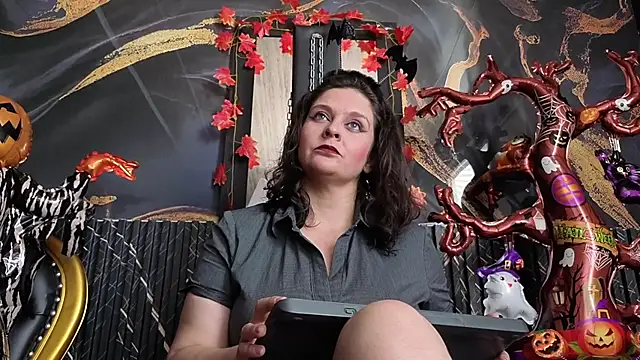 Snapshot of AmandaKovich chatting on 10-22-25, 07:35 AmandaKovich online show from 10-22-25, 07:35