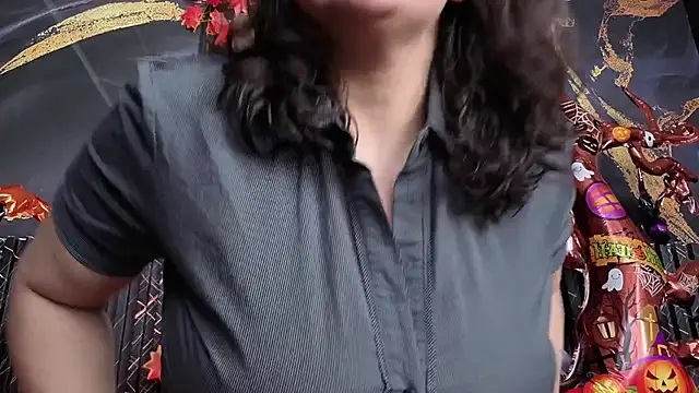 Snapshot of AmandaKovich chatting on 10-28-25, 07:27 AmandaKovich online show from 10-28-25, 07:27