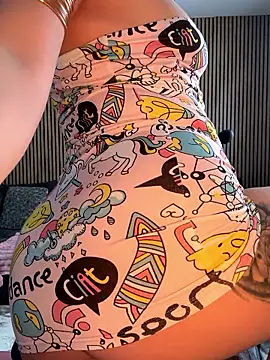 YoungHotMilf97 online show from 01-08-26, 09:33