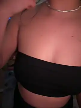 YoungHotMilf97 online show from 03-21-26, 08:23