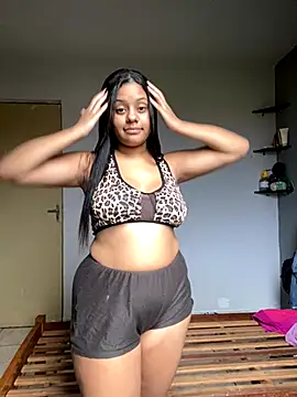 gatinha 18 online show from 10-27-25, 08:13