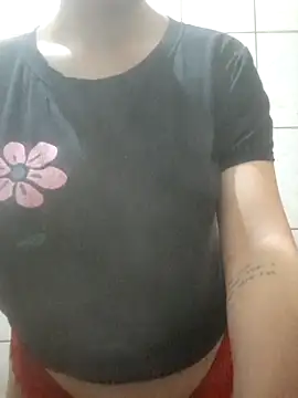 Snapshot of gatinha_18 chatting on 11-13-25, 04:00 gatinha 18 online show from 11-13-25, 04:00