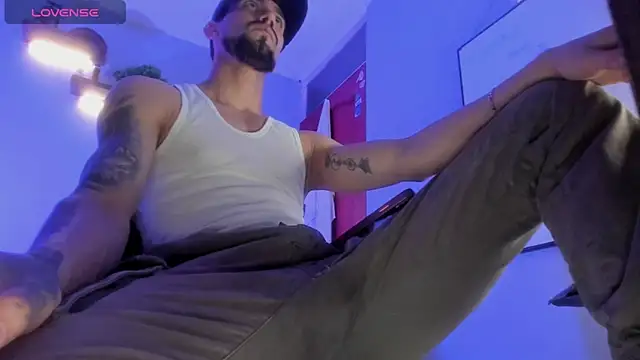 Snapshot of K_cique chatting on 10-30-25, 12:01 K cique online show from 10-30-25, 12:01