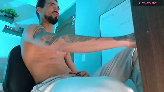 Snapshot of K_cique chatting on 11-04-25, 12:10 K cique online show from 11-04-25, 12:10