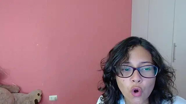 Snapshot of morahaze chatting on 01-24-25, 01:24 morahaze online show from 01-24-25, 01:24