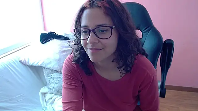 Snapshot of morahaze chatting on 10-18-25, 03:13 morahaze online show from 10-18-25, 03:13