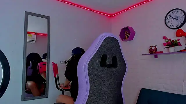 melany rouse18 online show from 10-01-25, 04:13