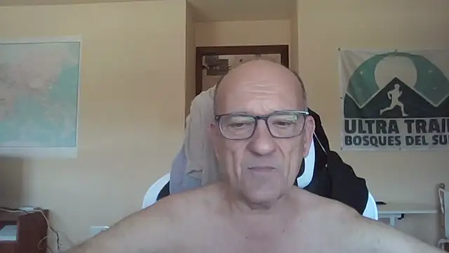 Snapshot of llopaco chatting on 04-19-26, 10:25 llopaco online show from 04-19-26, 10:25