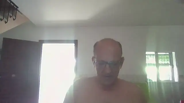 Snapshot of llopaco chatting on 06-25-26, 01:37 llopaco online show from 06-25-26, 01:37