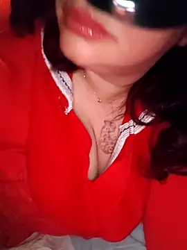 Snapshot of Loly2025 chatting on 12-17-25, 04:18 Loly2025 online show from 12-17-25, 04:18