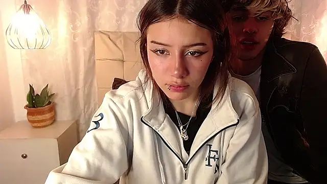 fyreandfox  online show from 03-20-25, 07:35