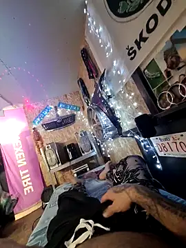 Snapshot of Feca657 chatting on 11-11-25, 11:05 Feca657 online show from 11-11-25, 11:05