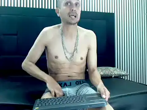 JhonTorres018 online show from 02-18-25, 06:48