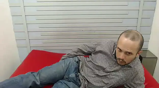 JhonTorres018 online show from 03-01-25, 10:21