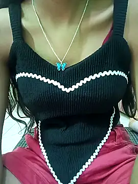 Snapshot of Aaradhna-hoy chatting on 03-16-25, 05:36 Aaradhna-hoy online show from 03-16-25, 05:36